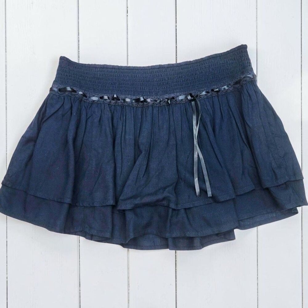 Hollister Mini Skort Womens Large Blue Ruffle Smocked Waist Pocket Goth Coquette